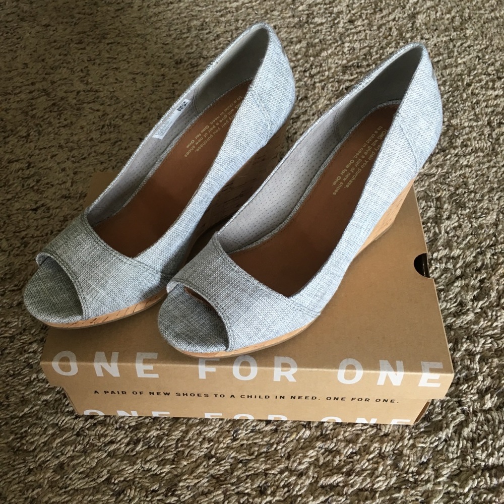 Toms Stella wedges size 8